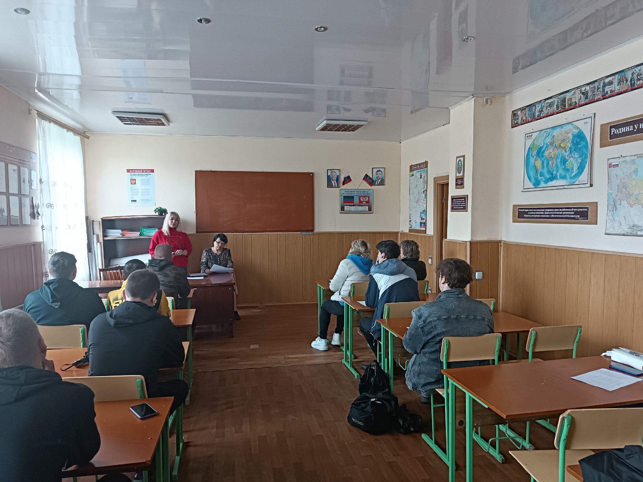 Встреча выпускников с представителями УТСЗН Червоногвардейского района г. Макеевки 6 3 - Макеевский Профессиональный Техникум