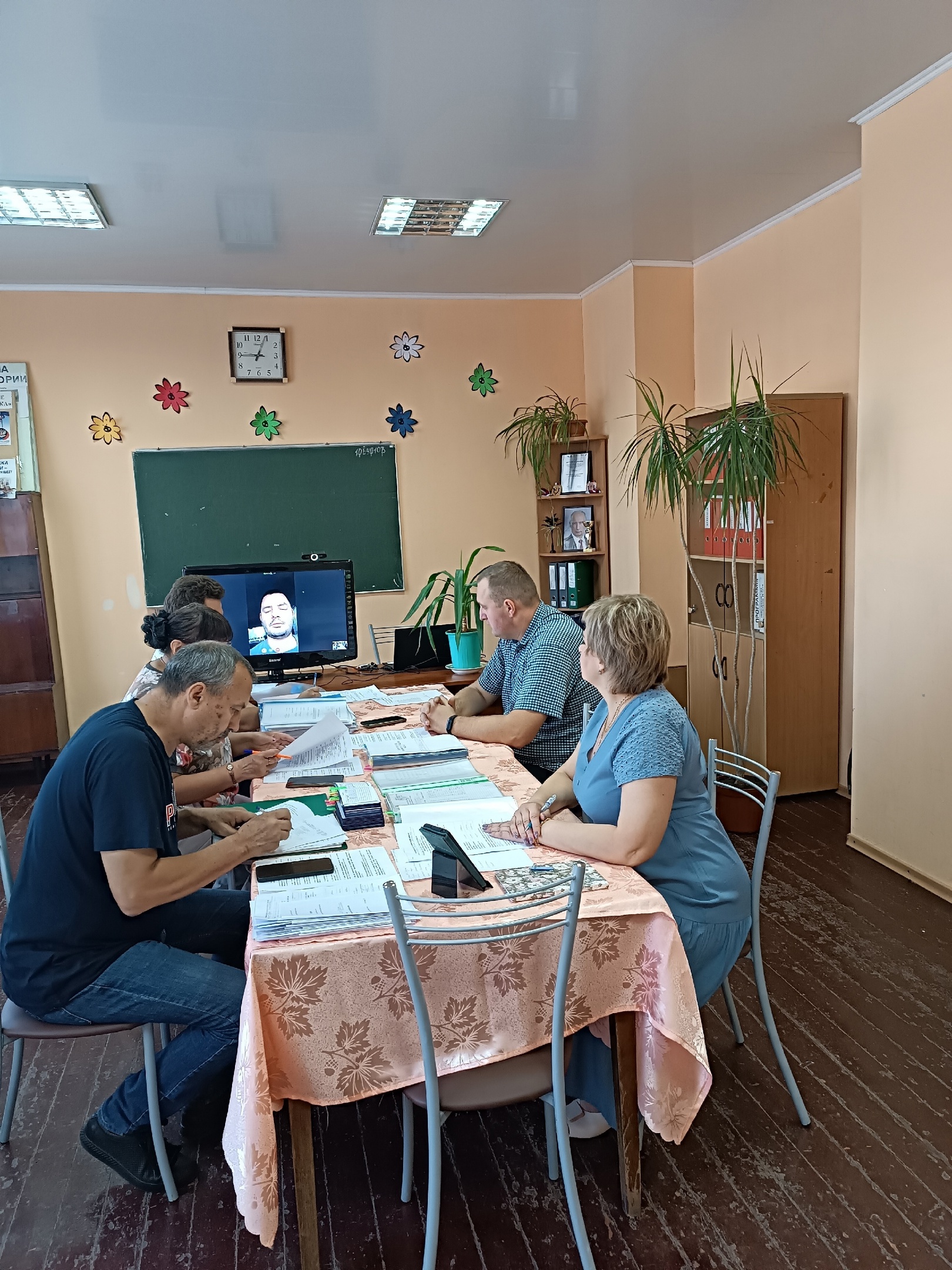 28.06.2024 - Защита письменных экзаменационных работ. Макеевский Профессиональный Техникум - 2 28.06.2024 - Защита письменных экзаменационных работ. 1.6 - Макеевский Профессиональный Техникум