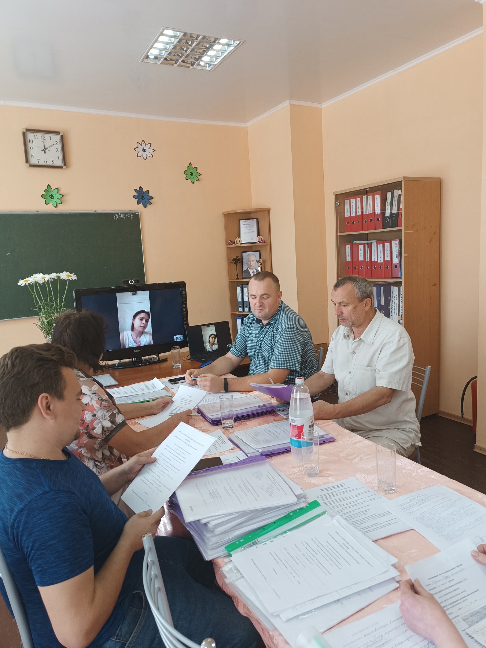 Защита письменных экзаменационных работ - 21.06.2024 г. Макеевский Профессиональный Техникум - 1 Защита письменных экзаменационных работ - 21.06.2024 г. 3 4 - Макеевский Профессиональный Техникум