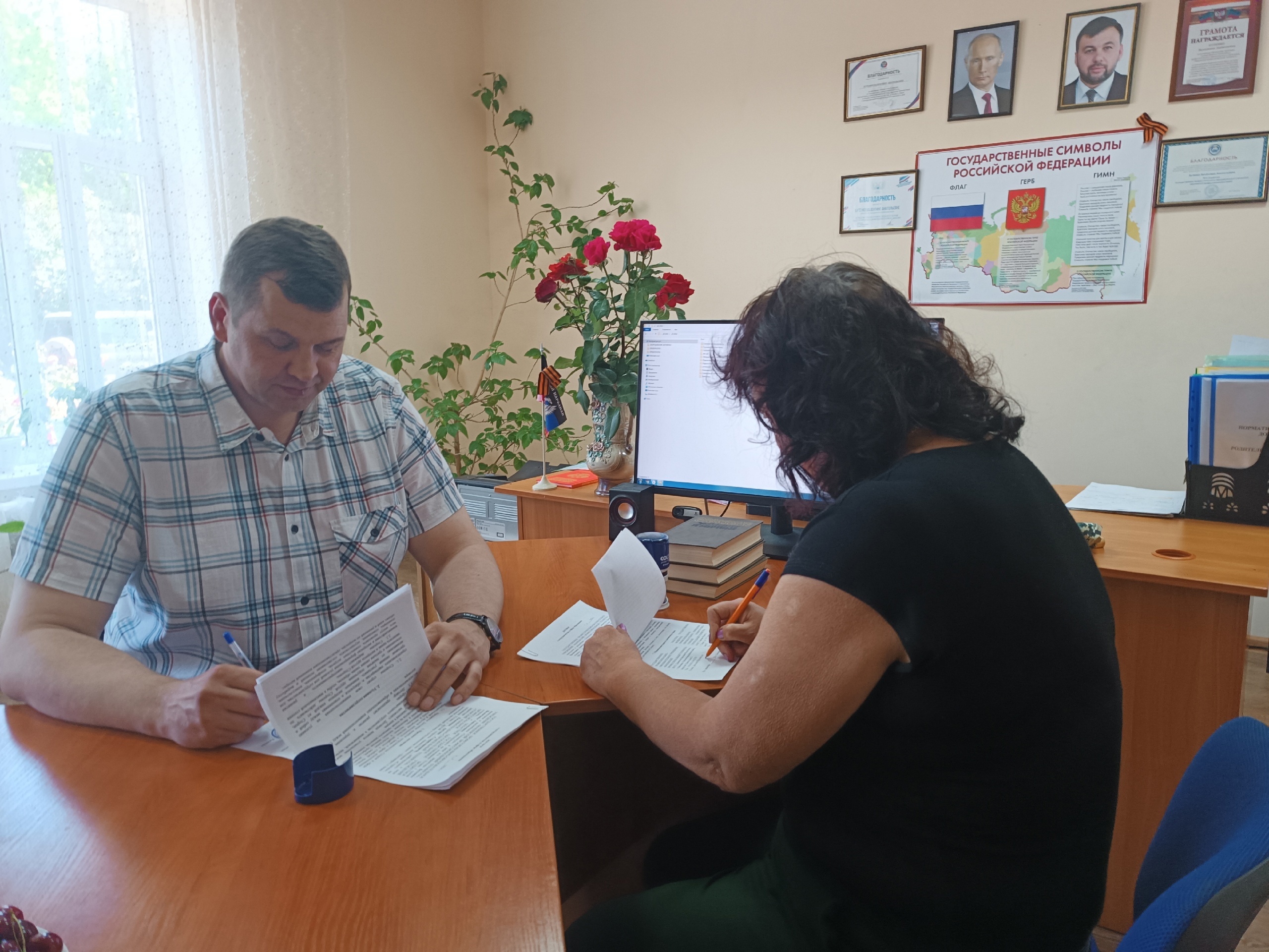 Подписание договора о сотрудничестве в сфере образования с ОГБПОУ "Томский коммунально-строительный техникум" Макеевский Профессиональный Техникум - 3 Подписание договора о сотрудничестве в сфере образования с ОГБПОУ "Томский коммунально-строительный техникум" 3 - Макеевский Профессиональный Техникум