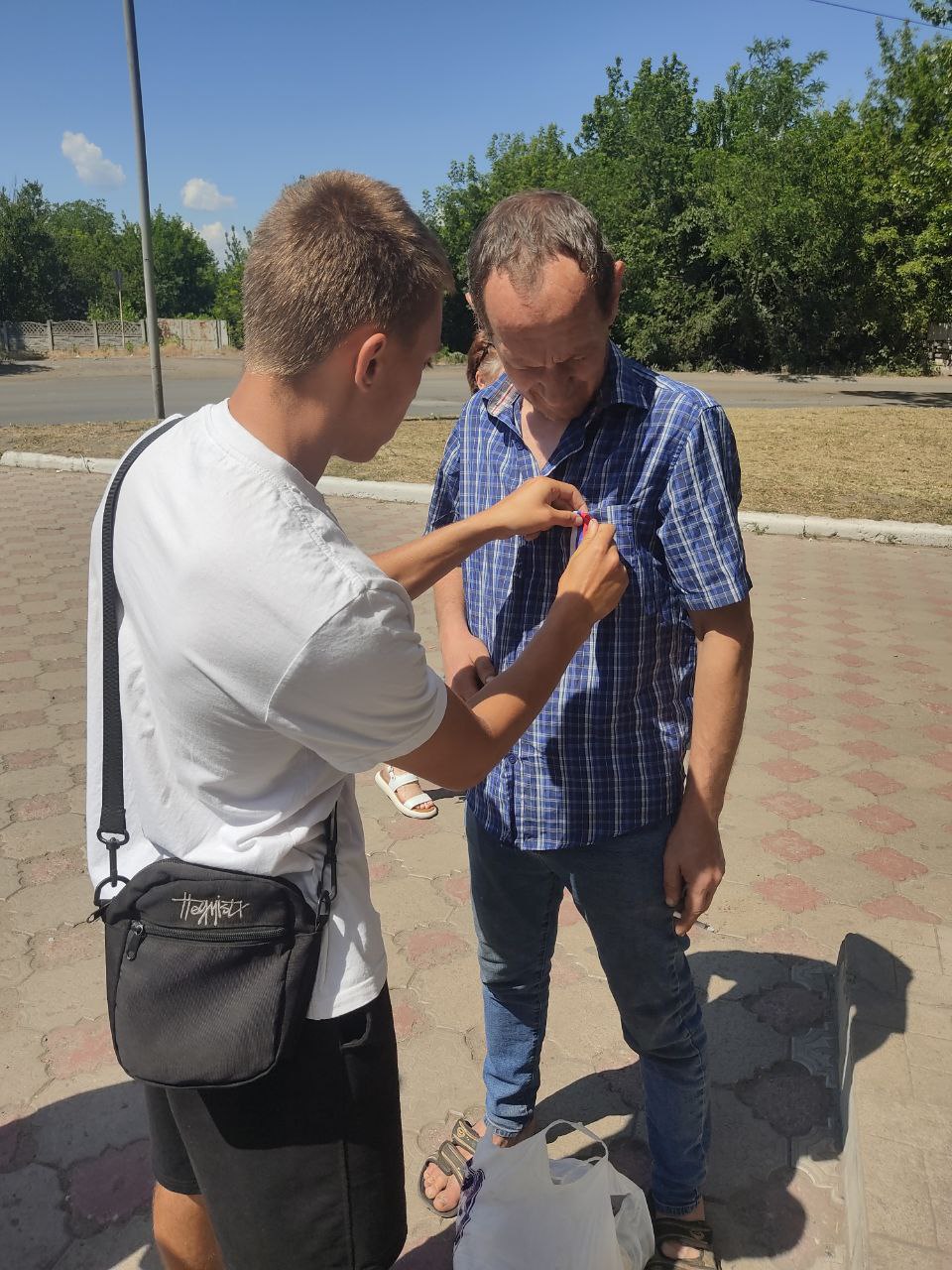 Участие в акции Всероссийского общественного движения "Волонтёры Победы" к Дню России Макеевский Профессиональный Техникум - 5 Участие в акции Всероссийского общественного движения "Волонтёры Победы" к Дню России 7 1 - Макеевский Профессиональный Техникум