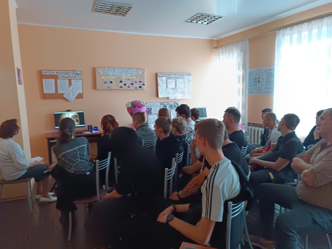 День освобождения Донбасса Макеевский Профессиональный Техникум - 1 День освобождения Донбасса vxztu he ry - Макеевский Профессиональный Техникум