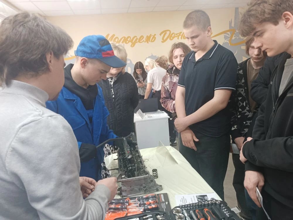 Участие во Всероссийской ярмарке трудоустройства "Работа России. Время возможностей" Макеевский Профессиональный Техникум - 1 Участие во Всероссийской ярмарке трудоустройства "Работа России. Время возможностей" 2 - Макеевский Профессиональный Техникум