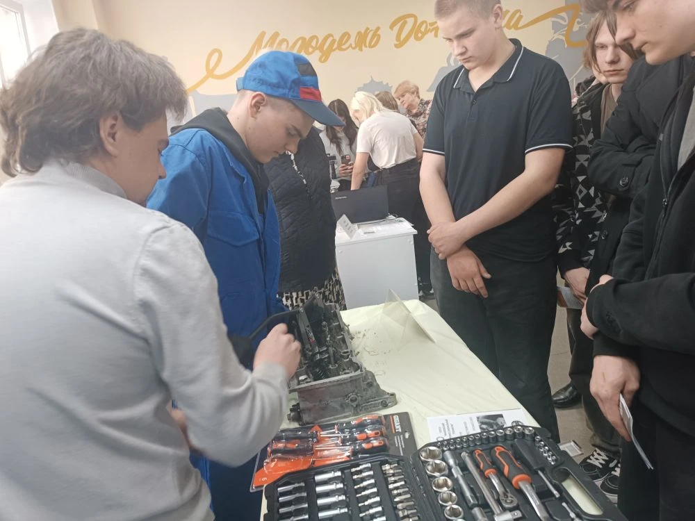 Участие во Всероссийской ярмарке трудоустройства "Работа России. Время возможностей" Макеевский Профессиональный Техникум - 3 Участие во Всероссийской ярмарке трудоустройства "Работа России. Время возможностей" 4 - Макеевский Профессиональный Техникум